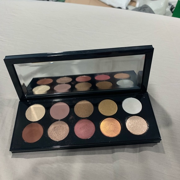 Divine Rose Eyeshadow Palette - Picture 1 of 1